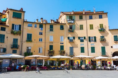Piazza del Anfiteatro Lucca, Toskana, İtalya