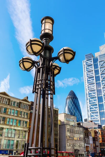 Gatuvy på Bishopsgate i London, Uk — Stockfoto