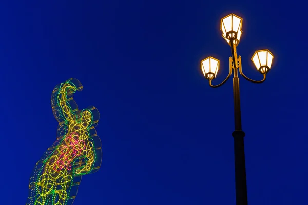 Light sculptures in Pisa, Italy, at night — Stock Photo, Image