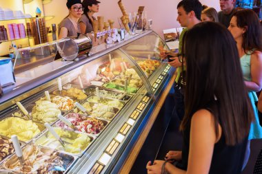 İtalya, Floransa 'da Dondurma Dükkanı