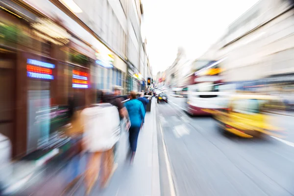 Calle de la ciudad con efecto zoom — Foto de Stock