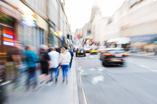 Calle de la ciudad con efecto zoom — Foto de Stock