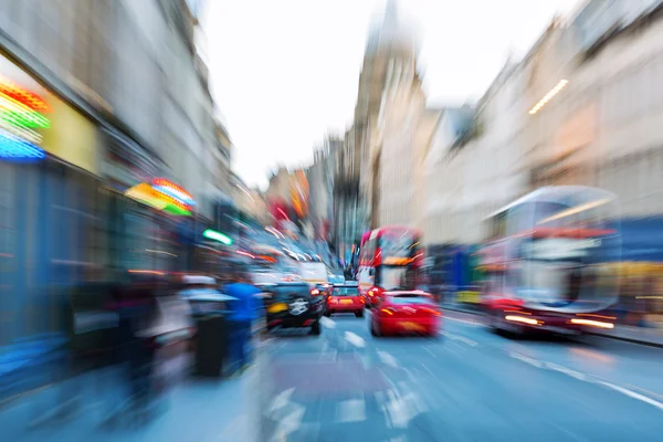 Straßenszene von Edinburgh mit Zoomeffekt — Stockfoto