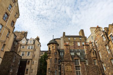 Bayan merdiven yakın Edinburgh binalar