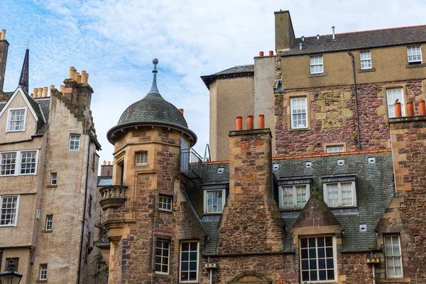 Budovy v Lady uzavření schodiště v Edinburghu — Stock fotografie