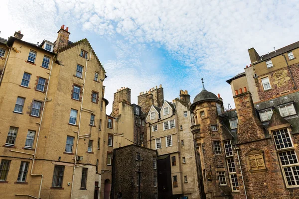 Budovy v Lady uzavření schodiště v Edinburghu — Stock fotografie