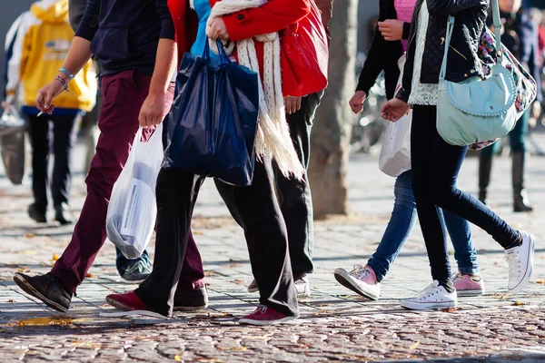 Crowd People Shopping Bags Move City — Stock Photo, Image