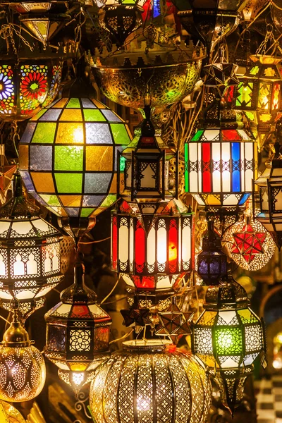 Lampade arabe in un bazar a Marrakech — Foto Stock