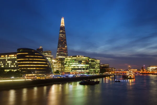 Panoráma města Londýn v noci — Stock fotografie