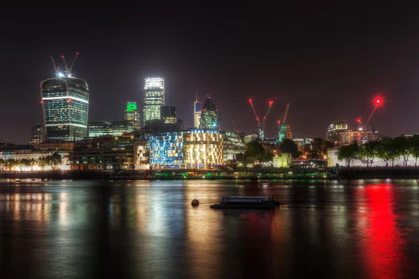 Ciudad de Londres por la noche — Foto de Stock