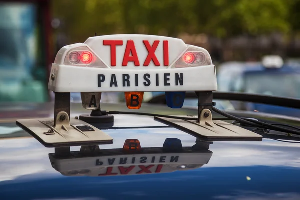 Parisian taxi — Stock Photo, Image