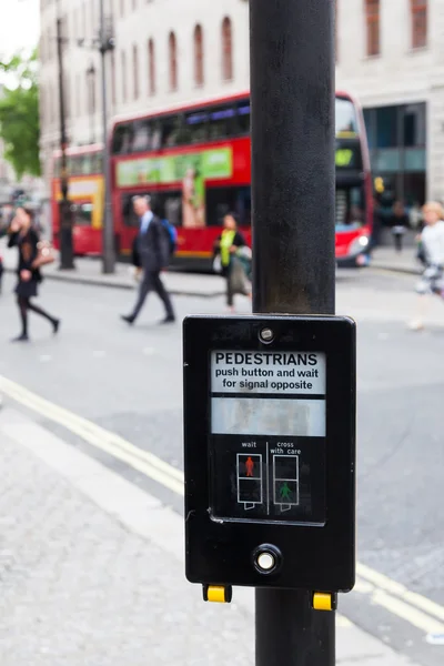 Londra'nın trafiğe kapalı düğmesi — Stok fotoğraf