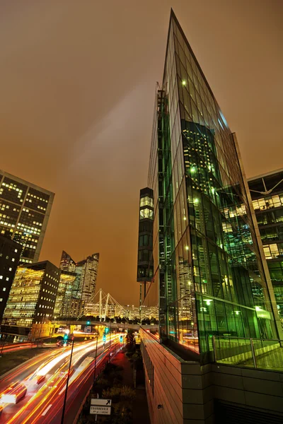 Foto nocturna de La Defense en París, Francia —  Fotos de Stock