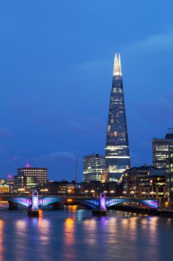 Londra, İngiltere, gece gökdelen Shard