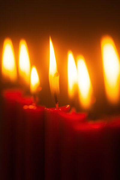 Ряд свечей пламени
