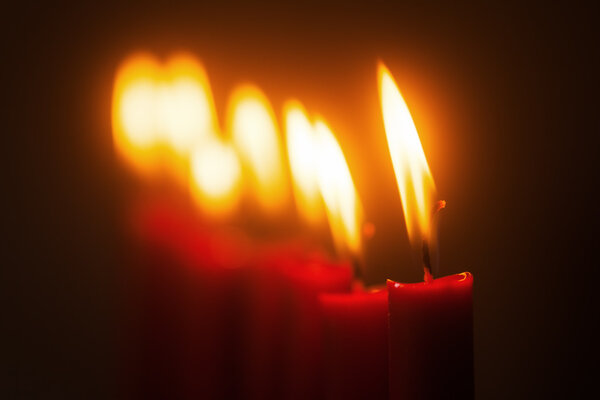 Ряд свечей пламени
