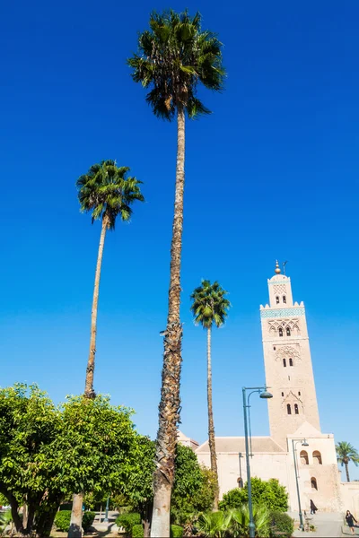 Marakeş'te ünlü koutoubia cami minaresi — Stok fotoğraf