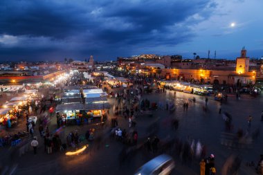 Kare Djemaa el Fnaa Marrakech, Fas, gece
