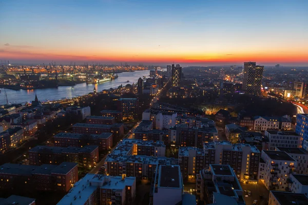 Luftaufnahme von Hamburg, Deutschland, im Morgengrauen — Stockfoto