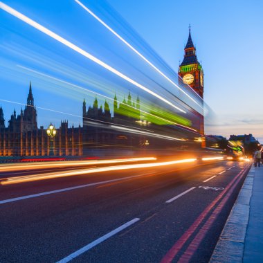 Big Ben ile Westminster Sarayı gece