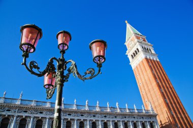 Roma, İtalya 'daki St. Marks Meydanı' nda Campanile.