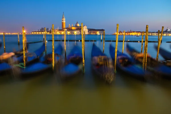 Venice with gondola station at night — Stock Photo, Image