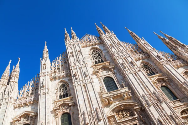 Fachada de la Catedral de Milán — Foto de Stock