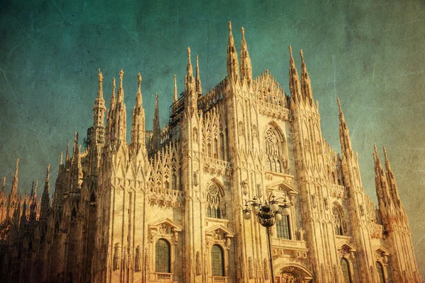 Vintage stijl afbeelding van de kathedraal van Milaan in Milaan, Italië — Stockfoto