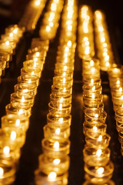 Rows of tealights with closed depth of field — Stock Photo, Image