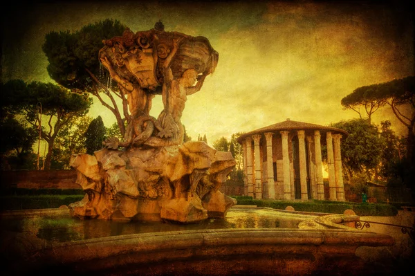 Imagem em estilo vintage de uma fonte antiga no Forum Boarium em Roma, Itália — Fotografia de Stock