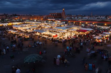 Ünlü kare Djema el Fnaa Marakeş, Fas gece