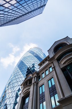 Londra şehrindeki modern gökdelenler