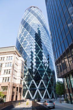 Londra şehrindeki modern gökdelenler