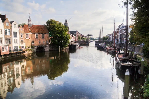 Picturesque harbour scene in Delfshaven, Rotterdam, Netherlands — Stock Photo, Image