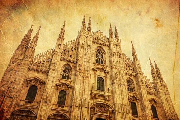 Vintage style picture of the facade of the Milan Cathedral — Stock Photo, Image
