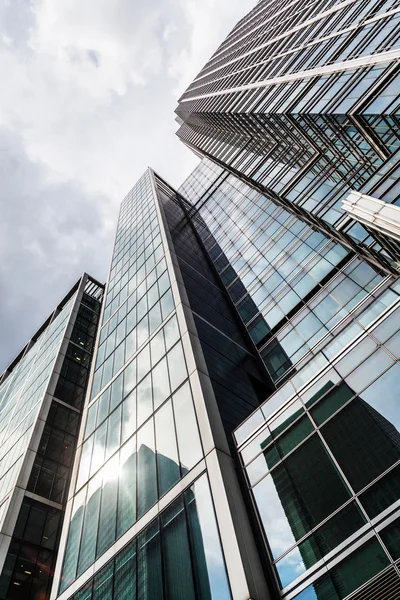 Torres de escritório modernas — Fotografia de Stock