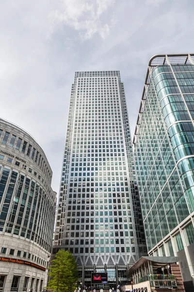 Ofis binaları, canary wharf Londra, İngiltere — Stok fotoğraf