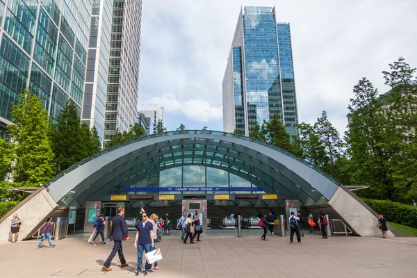 Edificios de oficinas en Canary Wharf en Londres, Inglaterra —  Fotos de Stock