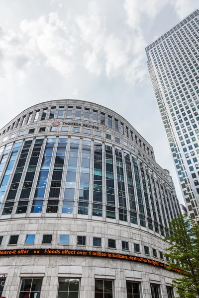 Edificios de oficinas en Canary Wharf en Londres, Inglaterra —  Fotos de Stock