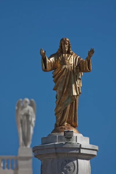 Statua di Gesù dorato a Fatima, Portogallo — Foto Stock