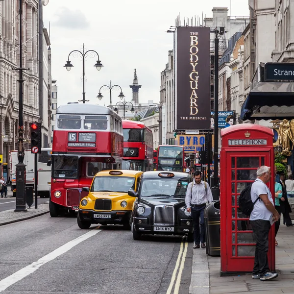 Escena callejera típica de la ciudad de Londres, Reino Unido —  Fotos de Stock