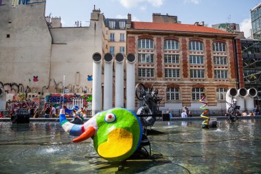 Stravinsky çeşme yakınındaki Centre Pompidou Paris, Fransa