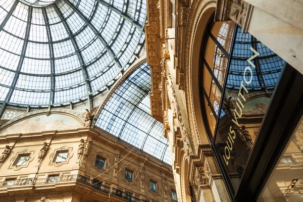 Galleria Vittorio Emanuele II en Milán, Italia —  Fotos de Stock