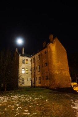 Eski evde gece Riga