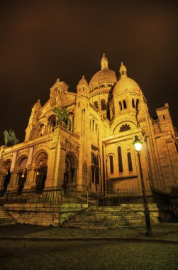 Ünlü Paris, Fransa, Sacre Coeur Bazilikası'ndaki gece