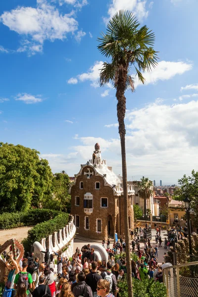 Park Guell van architect Antoni Gaudi in Barcelona, Spanje Spanje — Stockfoto