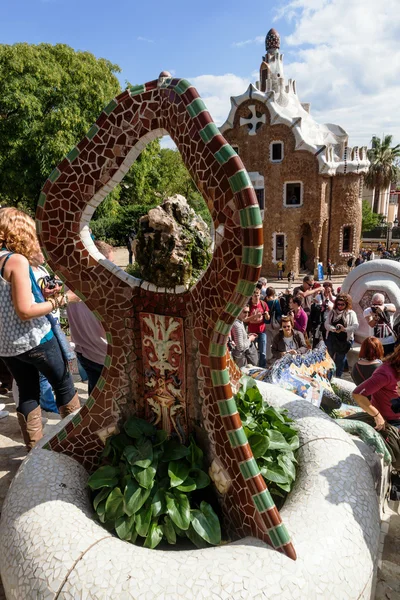 Parque Guell del arquitecto Antoni Gaudí en Barcelona, España — Foto de Stock