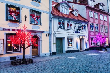 Eski şehir Noel dekorasyonu Riga, Letonya