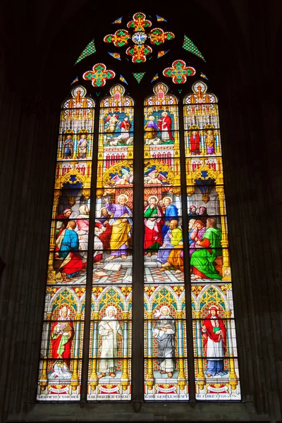 Janela da Igreja da Catedral de Colônia em Colônia, Alemanha — Fotografia de Stock