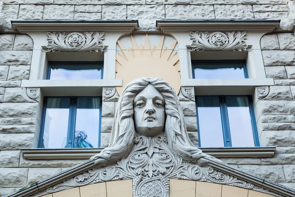 Fachada Art Nouveau de um edifício histórico em Riga, Letónia — Fotografia de Stock